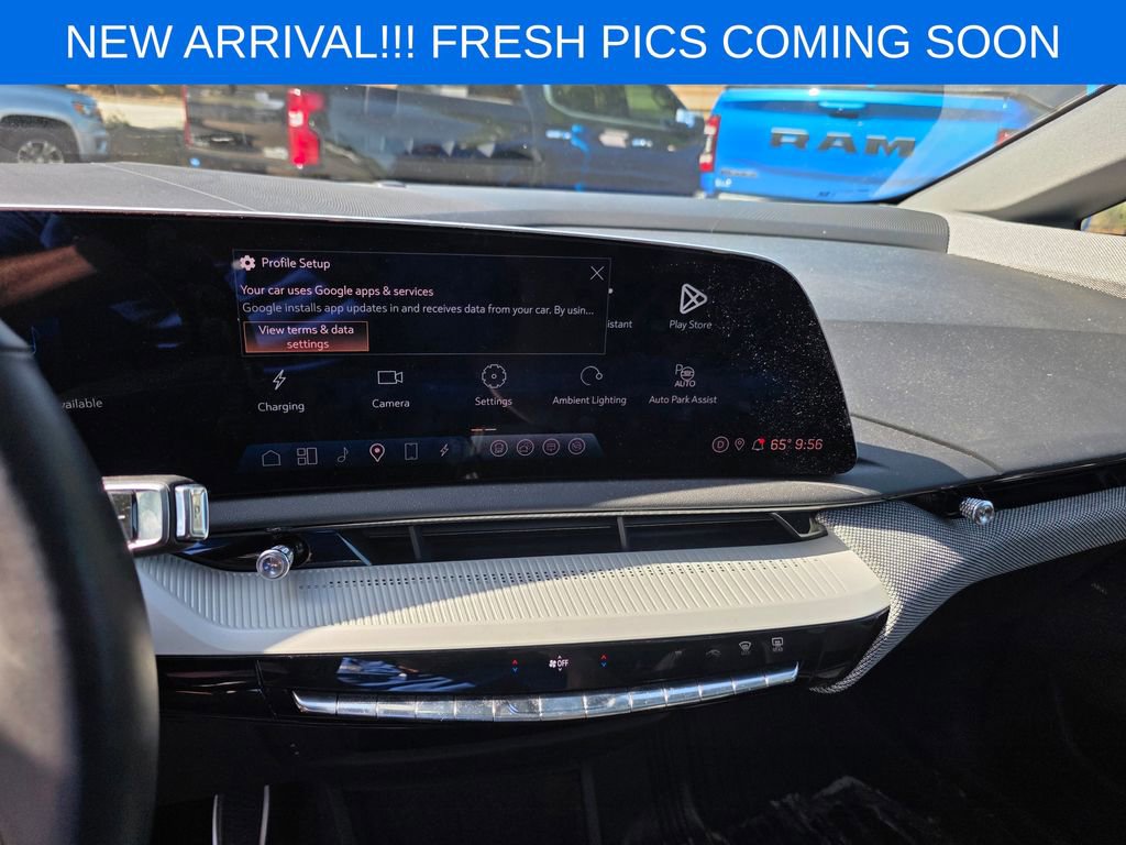 Certified 2025 Cadillac Optiq Luxury 2 w/ LPO, Floor Liner Package image 12