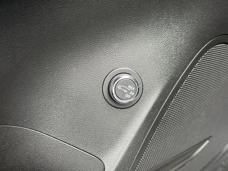 Used 2023 Buick Envision Essence image 22