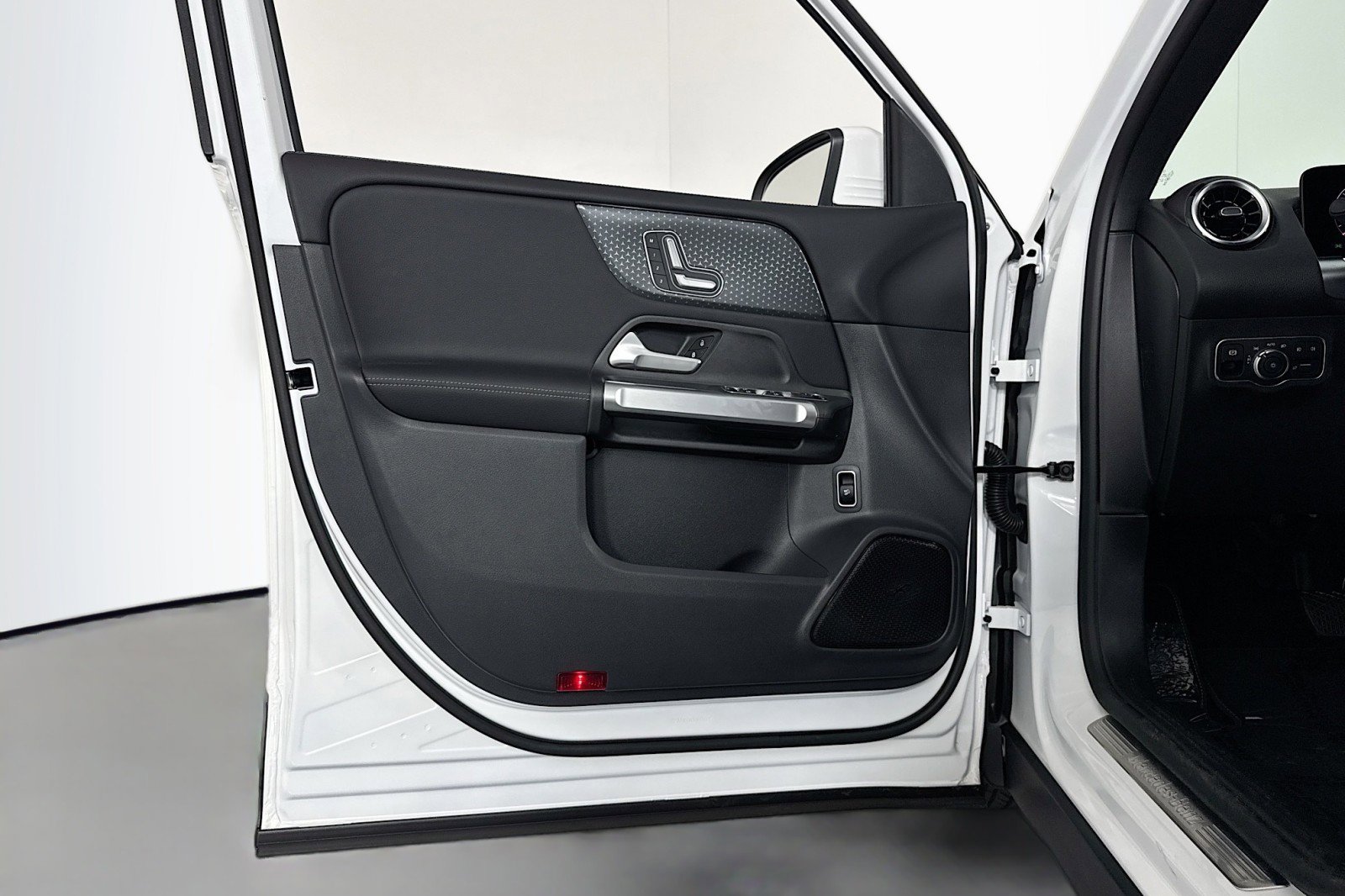 New 2026 Mercedes-Benz GLB 250 image 20