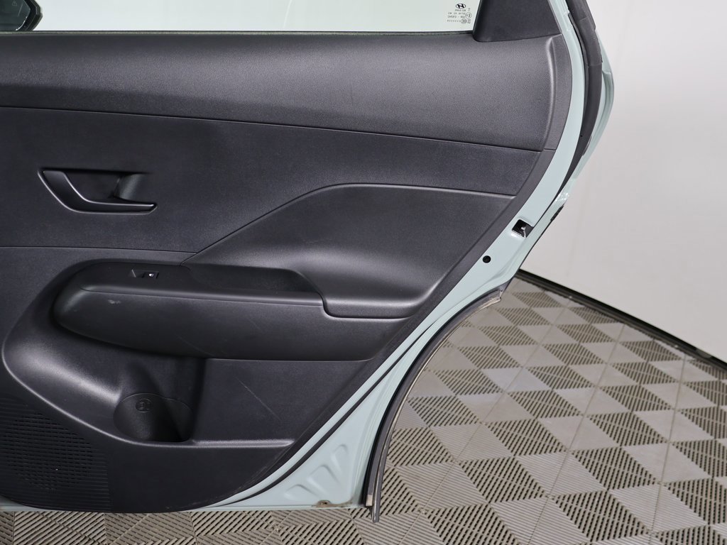 Used 2024 Hyundai Kona SE image 21