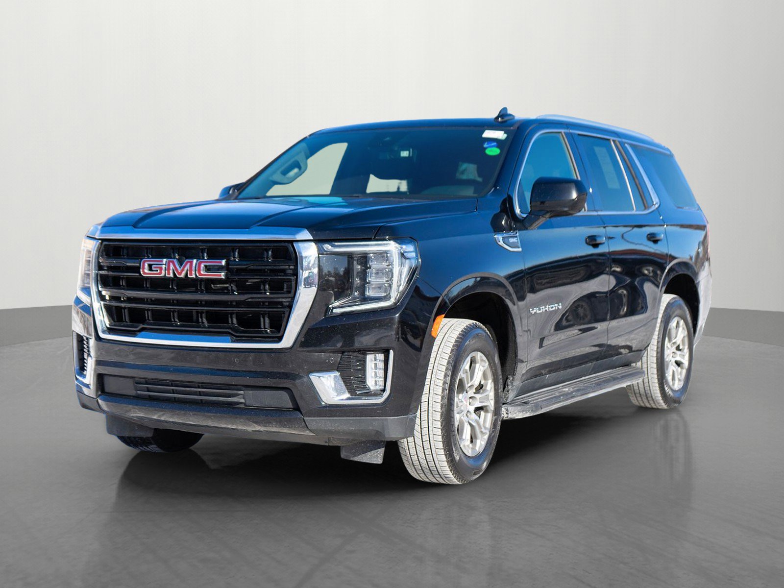 Used 2023 GMC Yukon SLE image 3