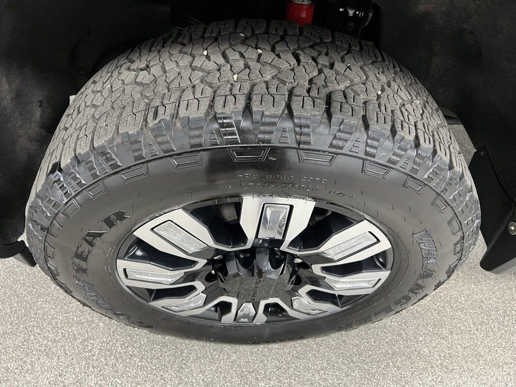 Used 2024 GMC Sierra 3500 Denali image 15