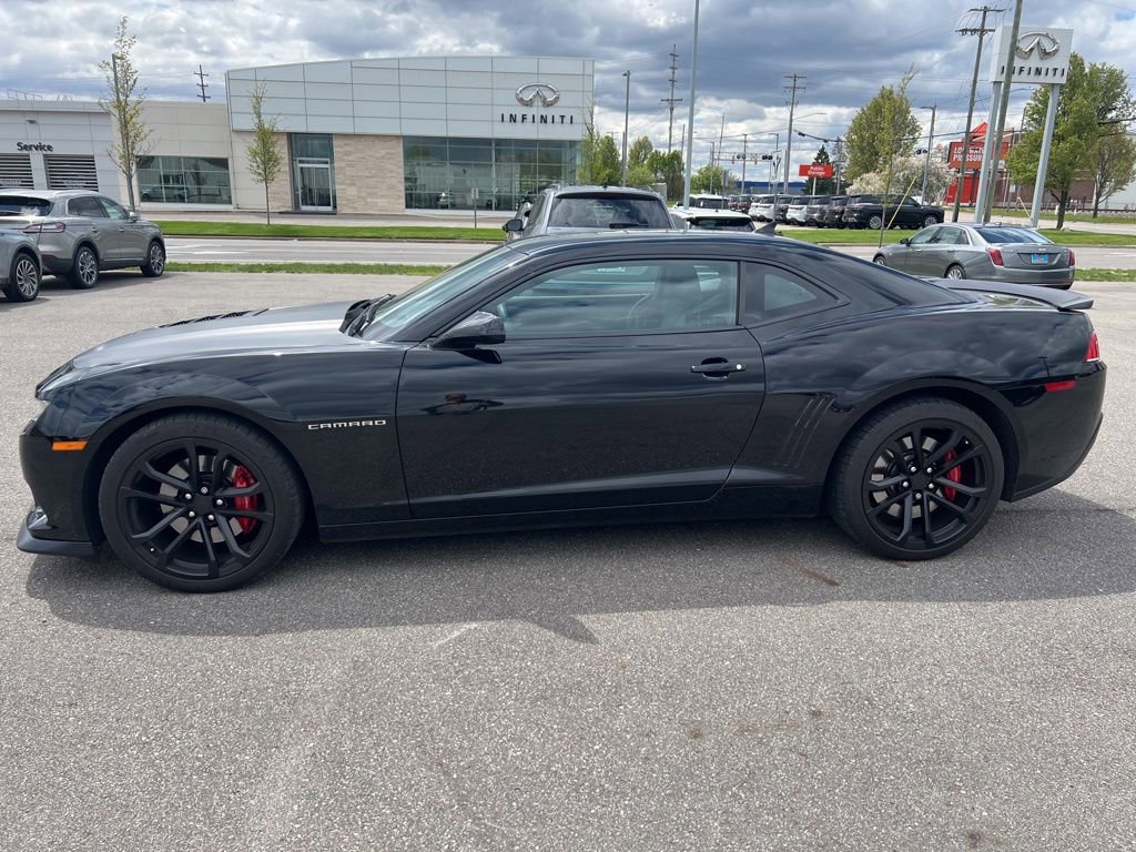 Used 2015 Chevrolet Camaro SS w/ SS Performance Package RWD image 2