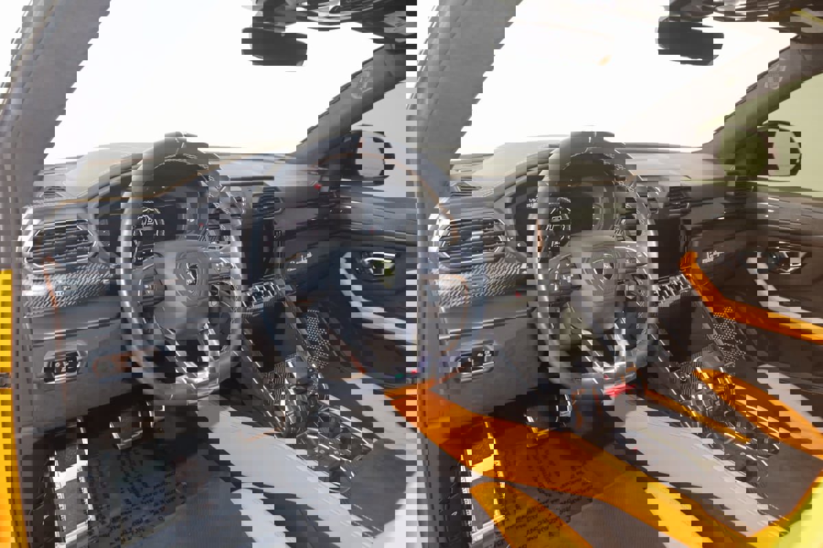 Used 2021 Lamborghini Urus image 40