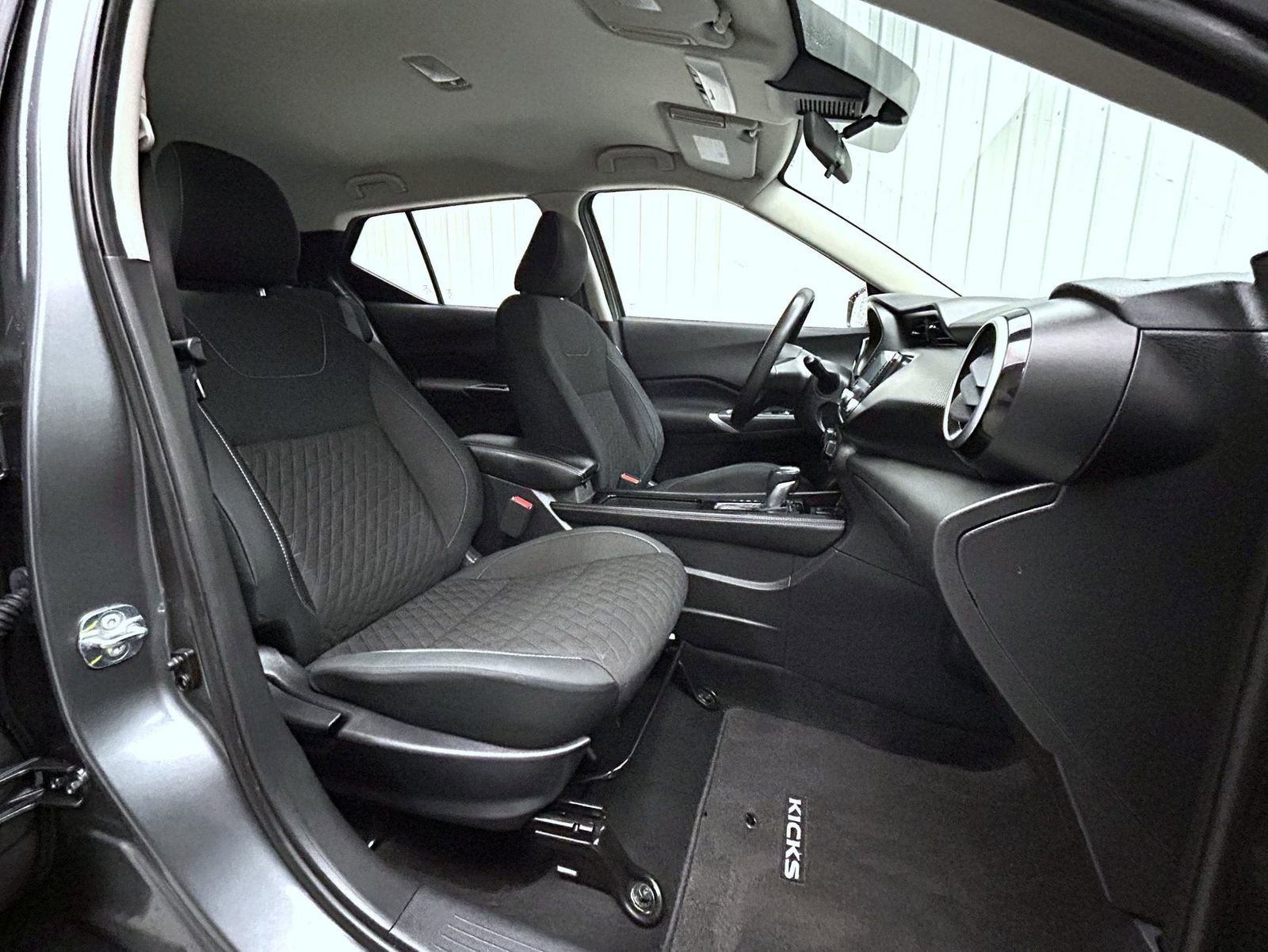 Used 2021 Nissan Kicks SV image 15