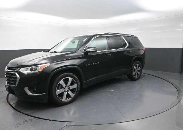 Used 2020 Chevrolet Traverse LT w/ LT Premium Package AWD/4WD image 3