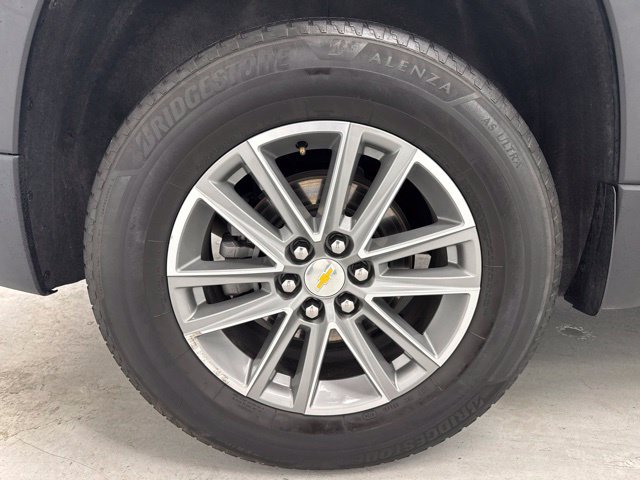 Used 2022 Chevrolet Traverse LT FWD image 34