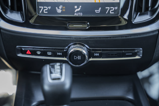 Used 2019 Volvo S60 T5 Momentum w/ Premium Package FWD image 21