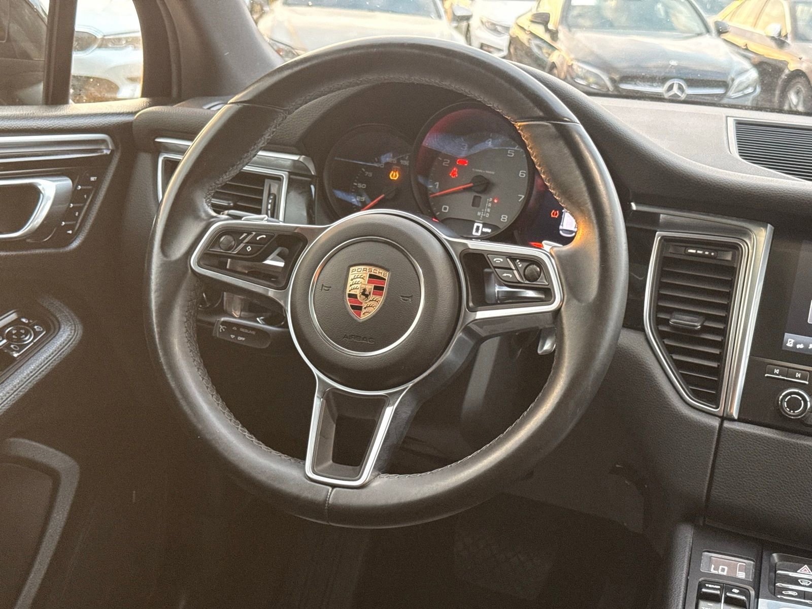 Used 2017 Porsche Macan S image 33