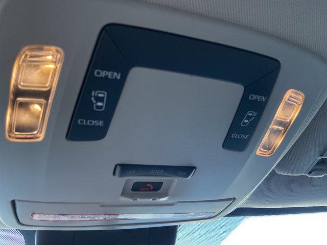 Used 2022 Toyota Sienna LE FWD image 45