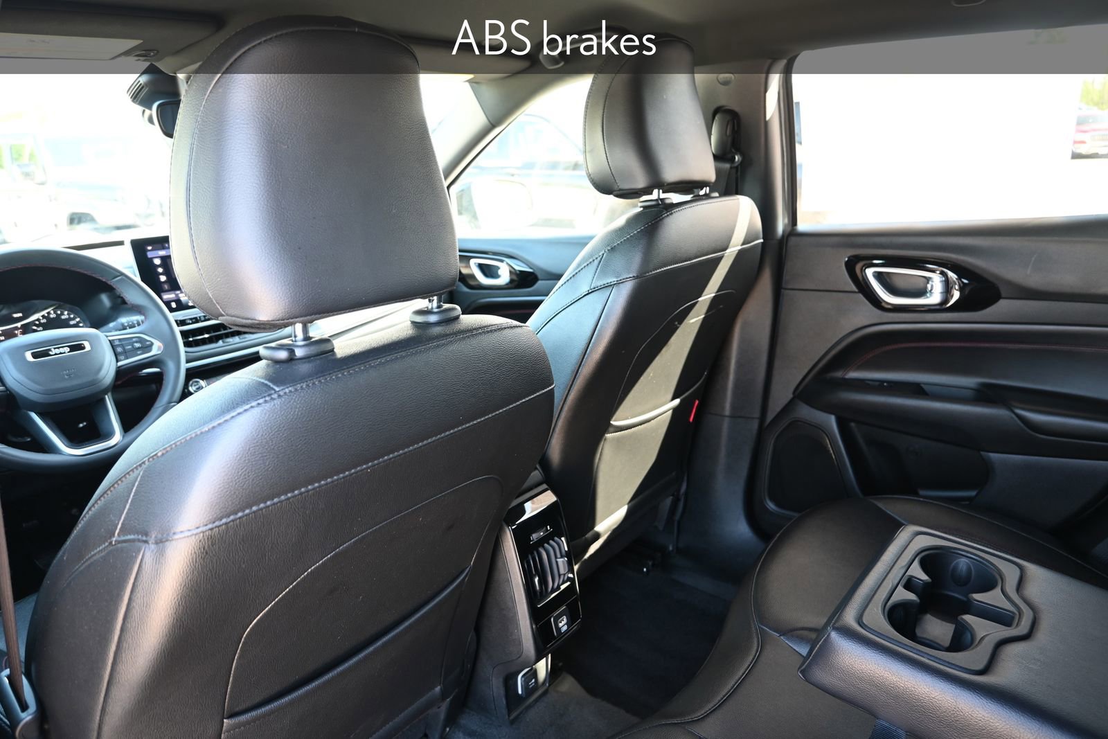 Used 2024 Jeep Compass Trailhawk image 23