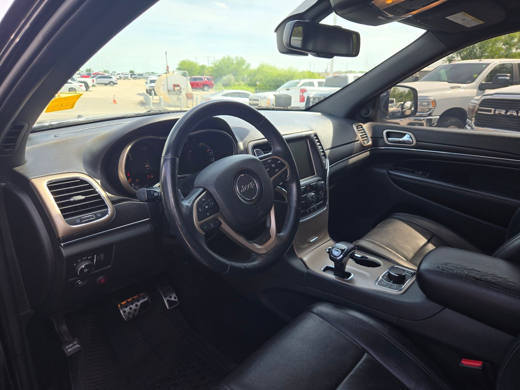 Used 2014 Jeep Grand Cherokee Limited w/ Luxury Group II AWD/4WD image 11
