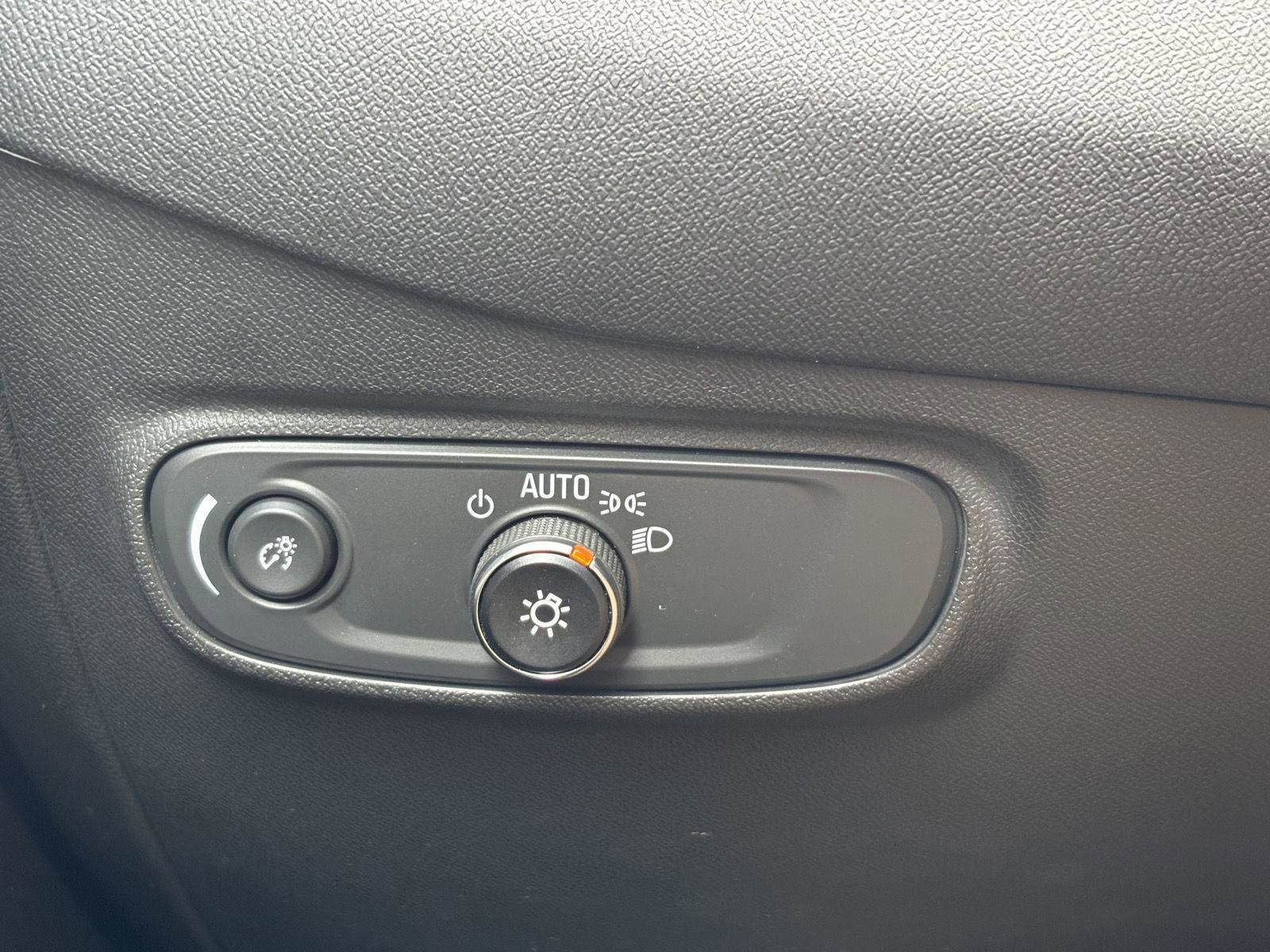 Used 2024 Chevrolet Equinox LS AWD/4WD image 20
