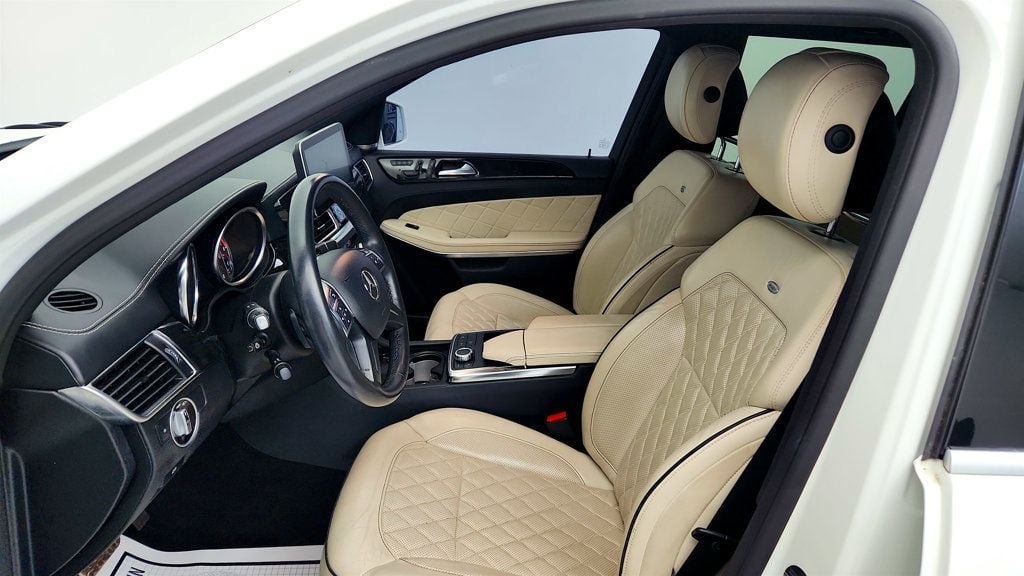 Used 2014 Mercedes-Benz GL 550 4MATIC image 20