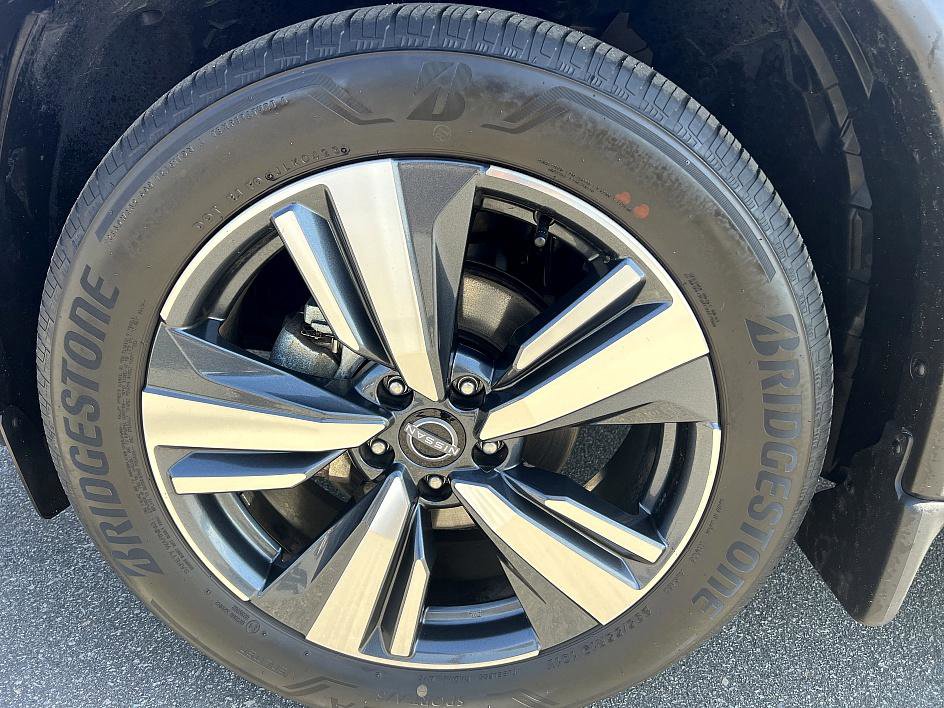 Certified 2023 Nissan Rogue Platinum image 9