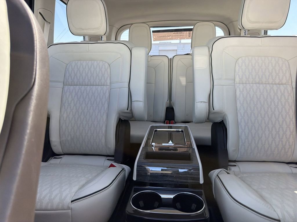 Certified 2023 Lincoln Aviator Black Label Grand Touring image 20