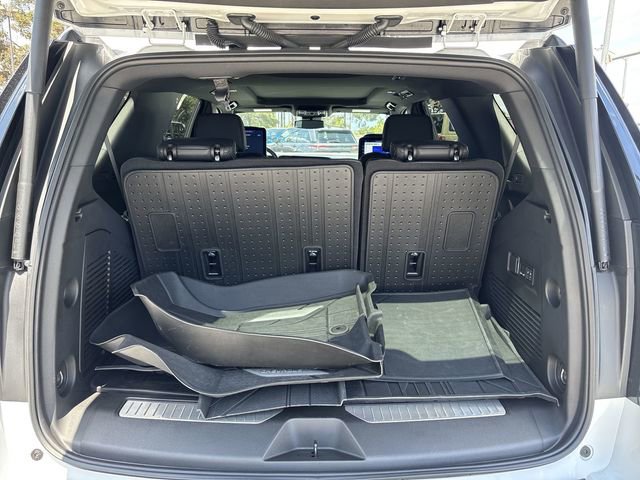 Used 2025 Chevrolet Tahoe RST AWD/4WD image 18