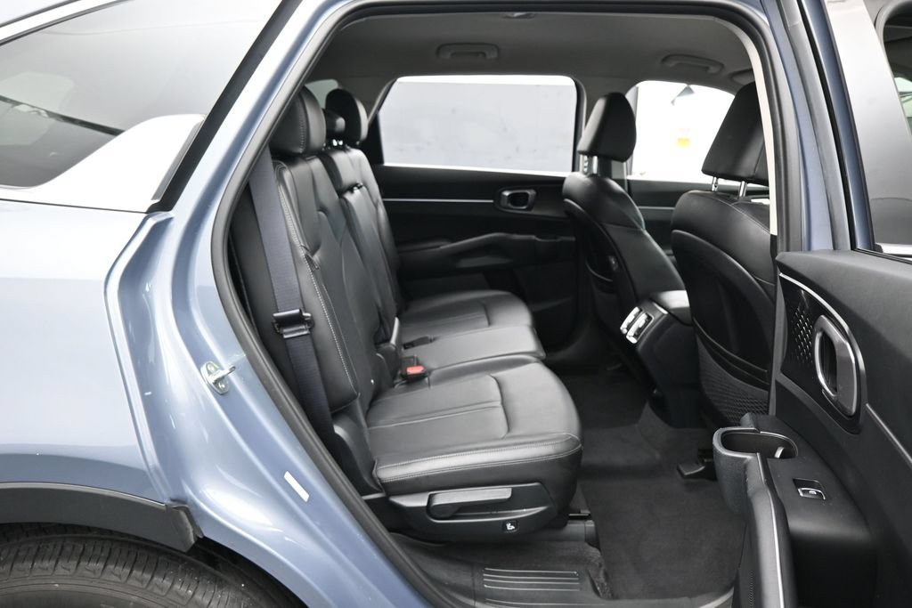 Used 2024 Kia Sorento S FWD image 39