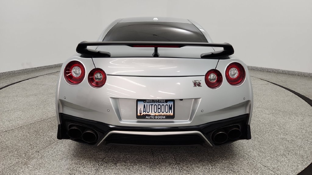 Used 2020 Nissan GT-R Premium AWD/4WD image 19