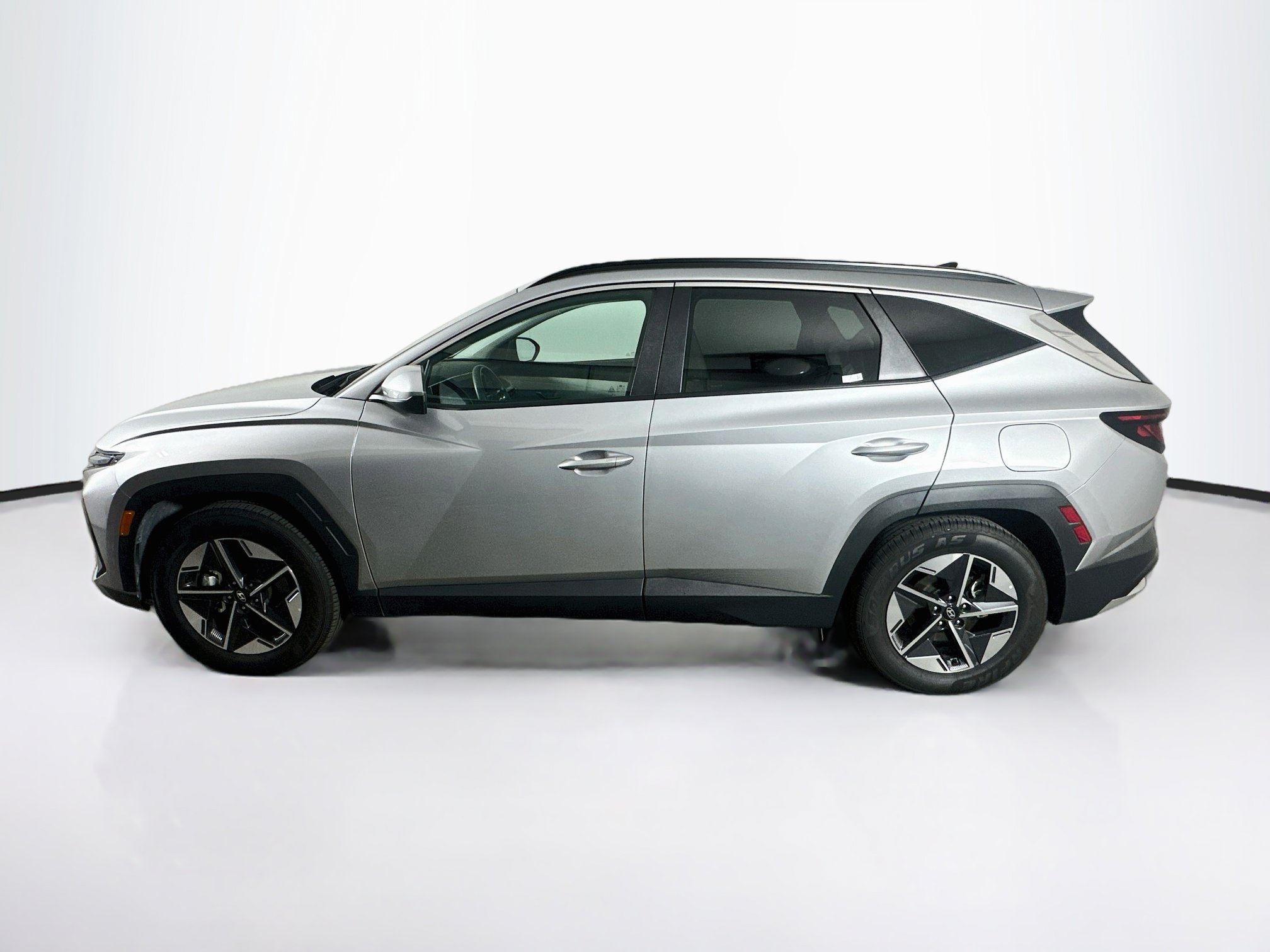 Used 2025 Hyundai Tucson SEL FWD image 4