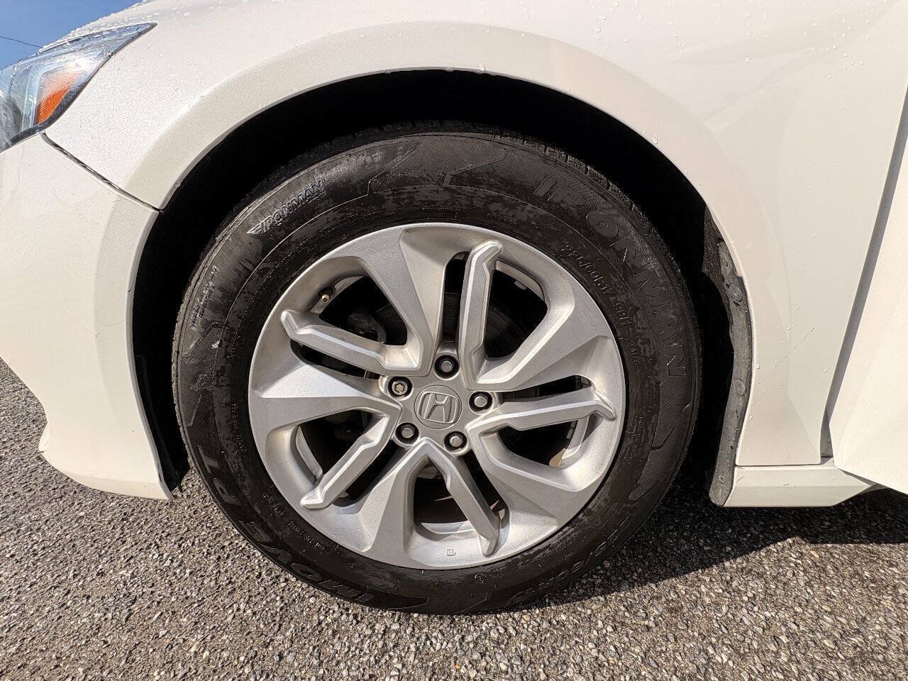 Used 2019 Honda Accord LX image 29