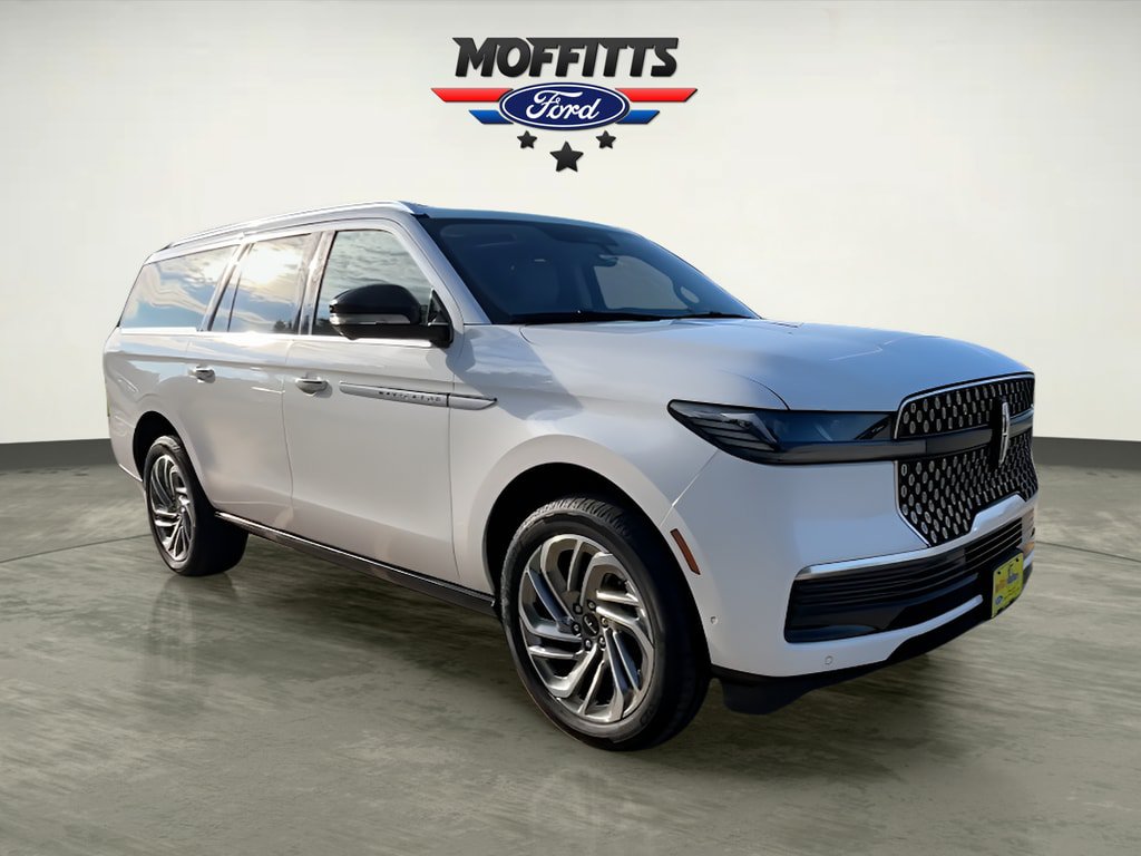 Used 2025 Lincoln Navigator L Reserve AWD/4WD image 7