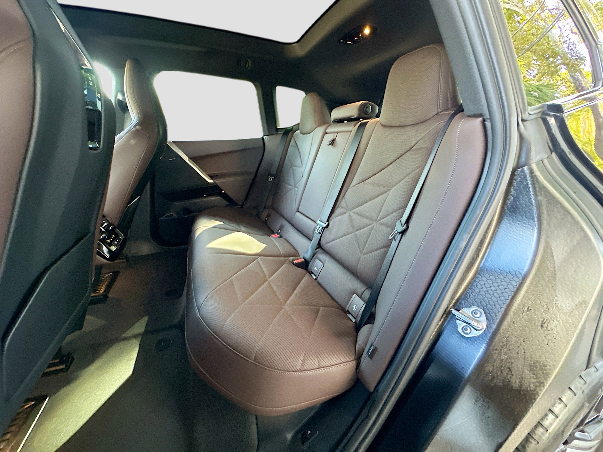 Used 2024 BMW iX xDrive50 w/ Sport Package image 26