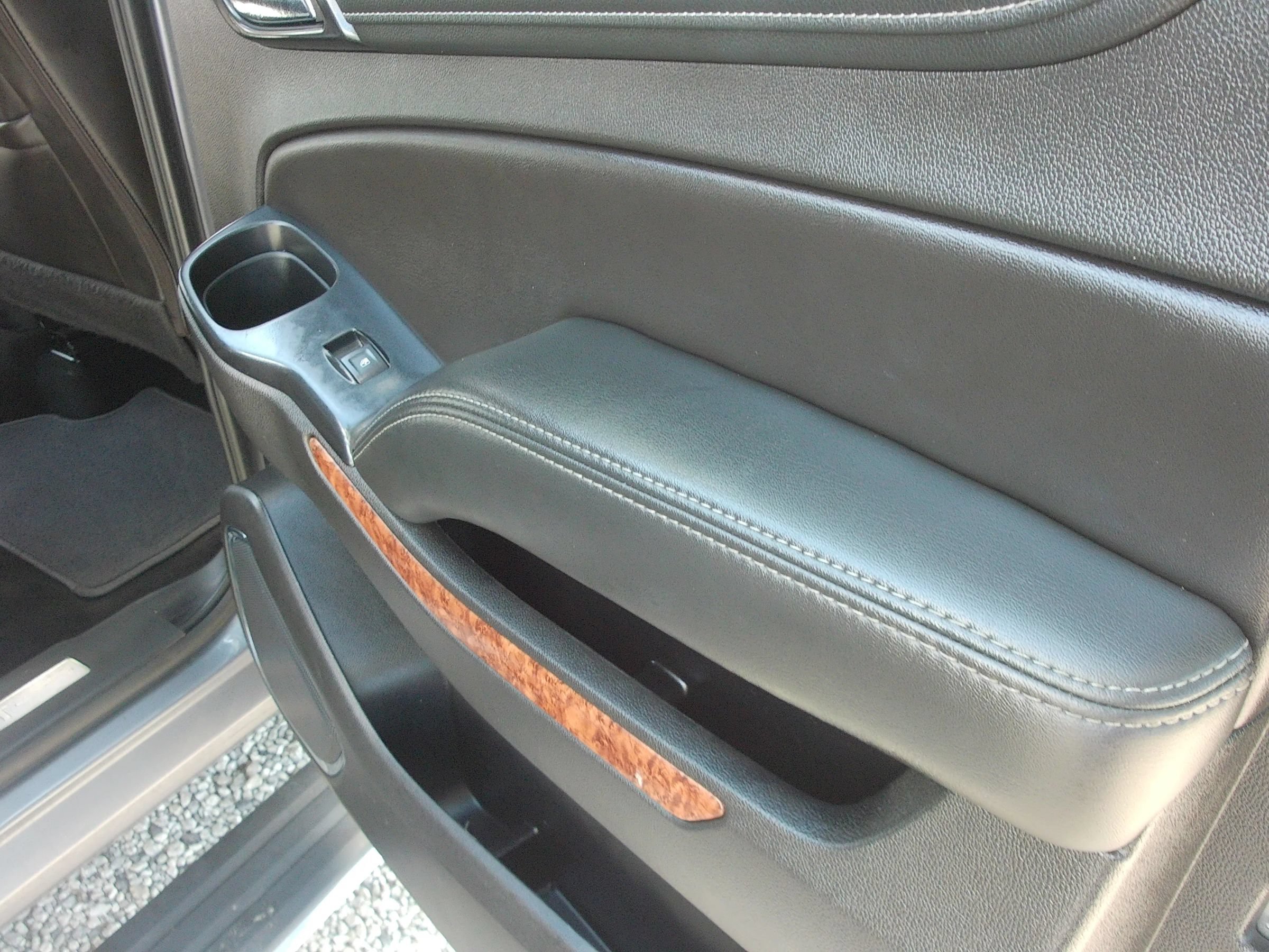 Used 2018 Chevrolet Suburban Premier RWD image 35