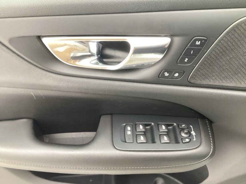 Used 2020 Volvo S60 T6 Momentum image 20