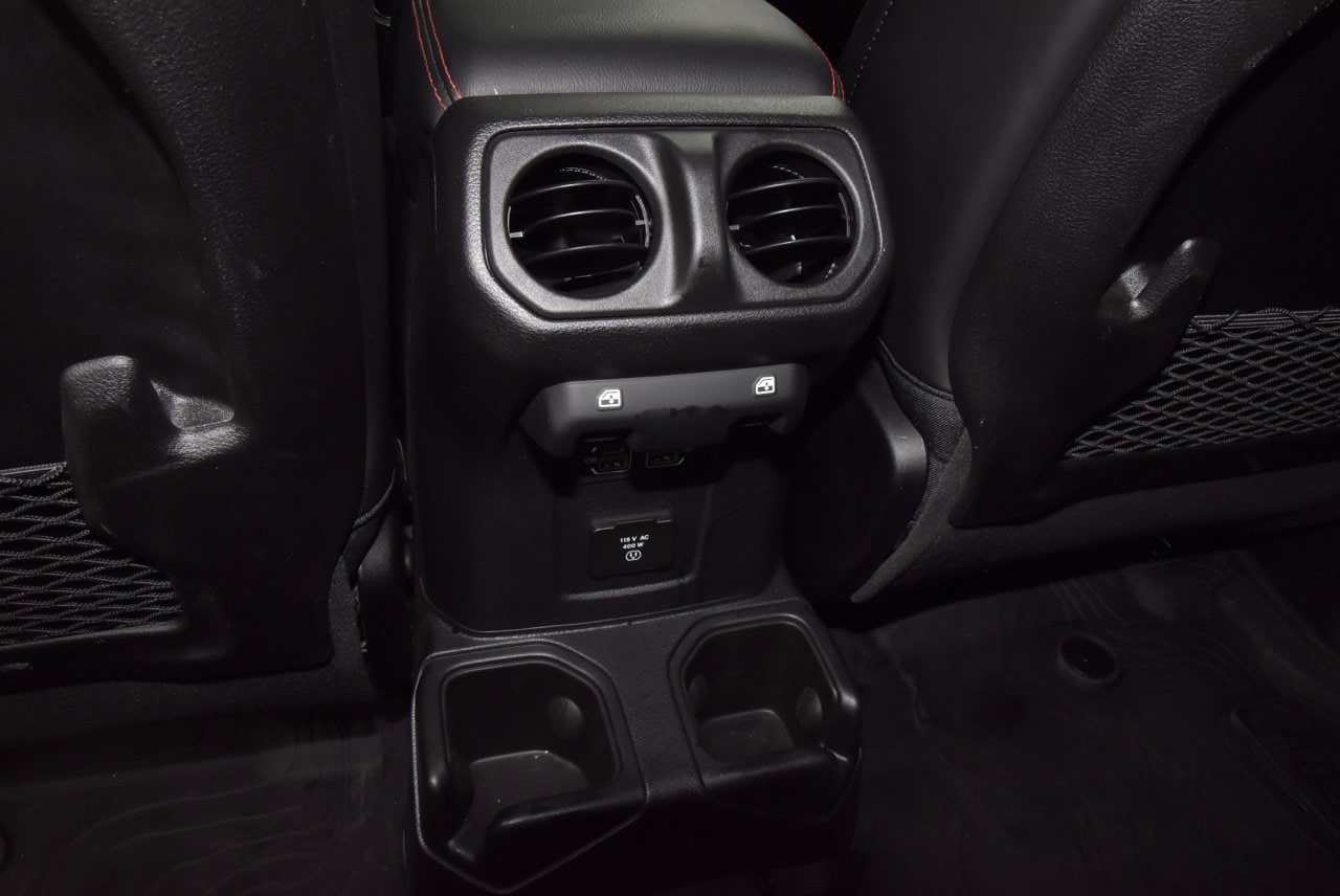 Used 2025 Jeep Gladiator Rubicon w/ Convenience Group AWD/4WD image 18