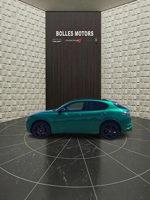 Used 2025 Alfa Romeo Stelvio Tributo Italiano w/ Driving Assist Package AWD/4WD image 9