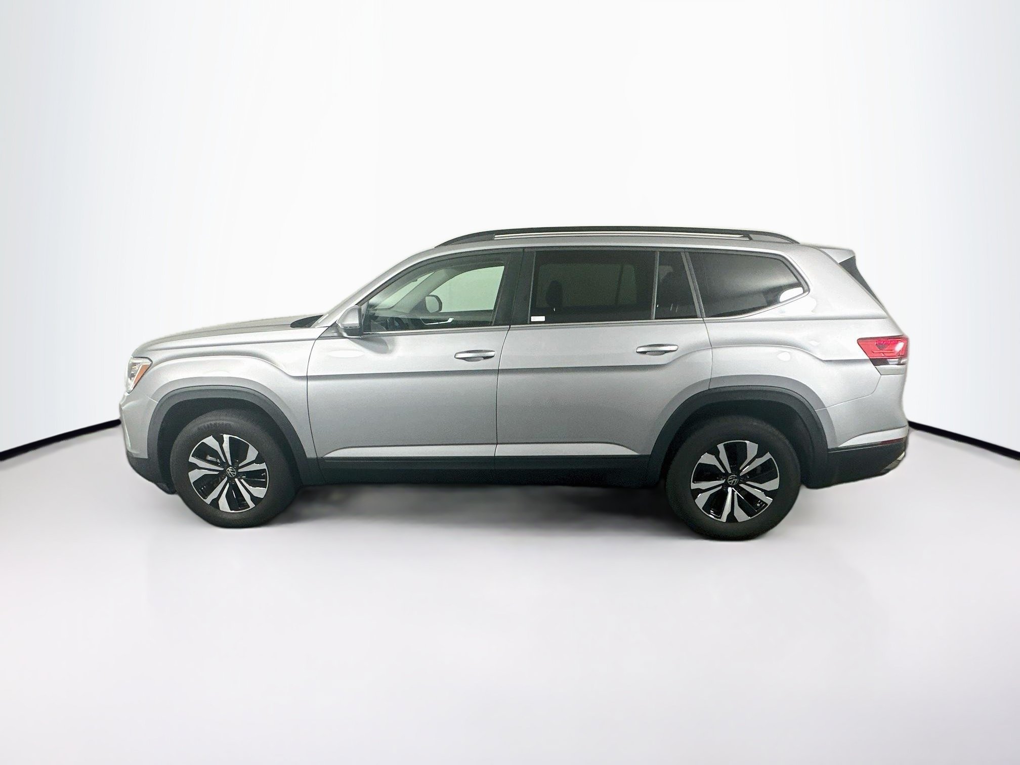 Used 2024 Volkswagen Atlas SE FWD image 4