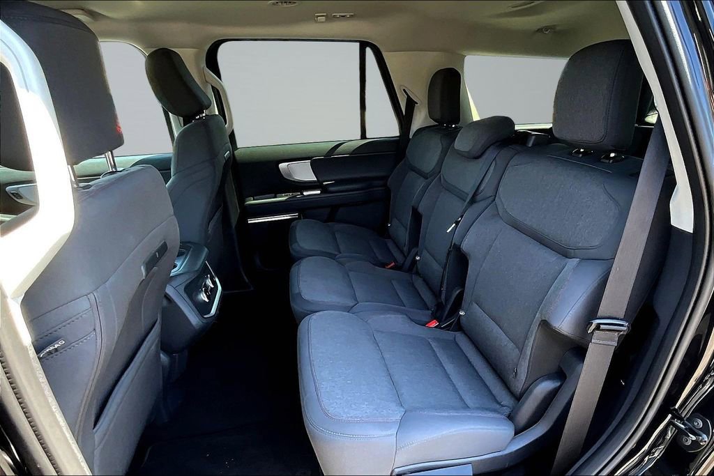 Used 2025 Ford Expedition Active image 22