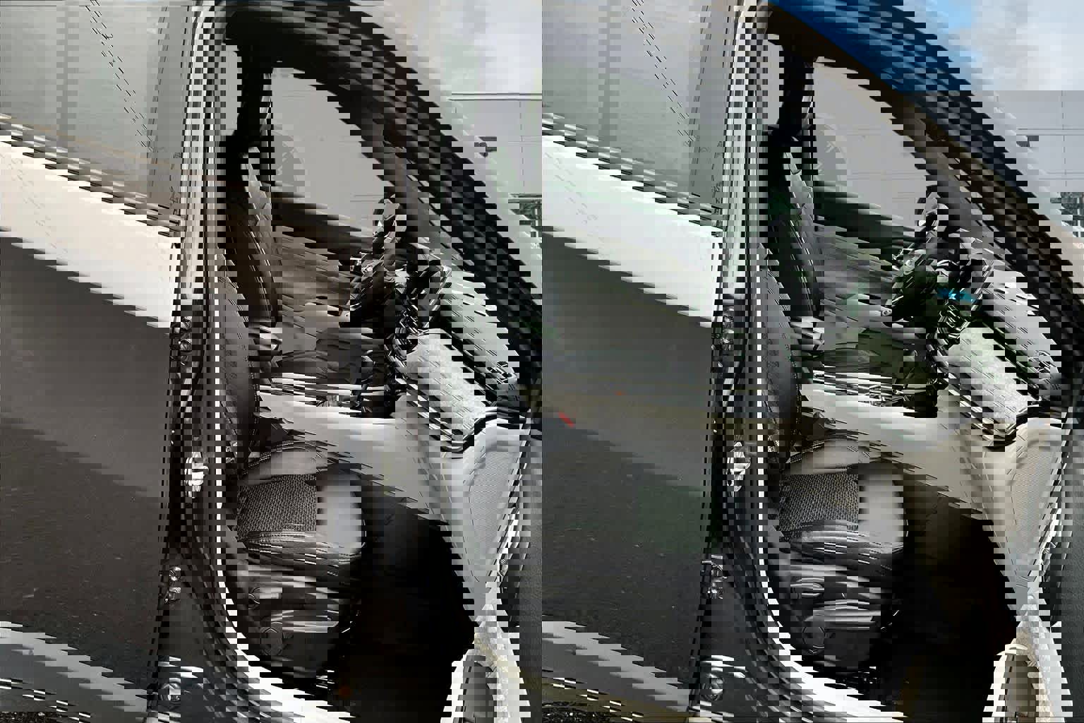 Used 2024 Jeep Compass Latitude image 20