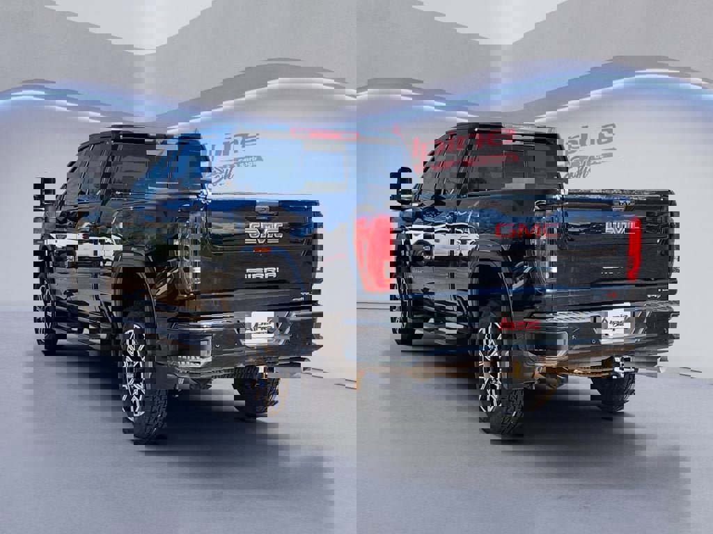 Used 2023 GMC Sierra 2500 AT4 w/ AT4 Preferred Package image 3