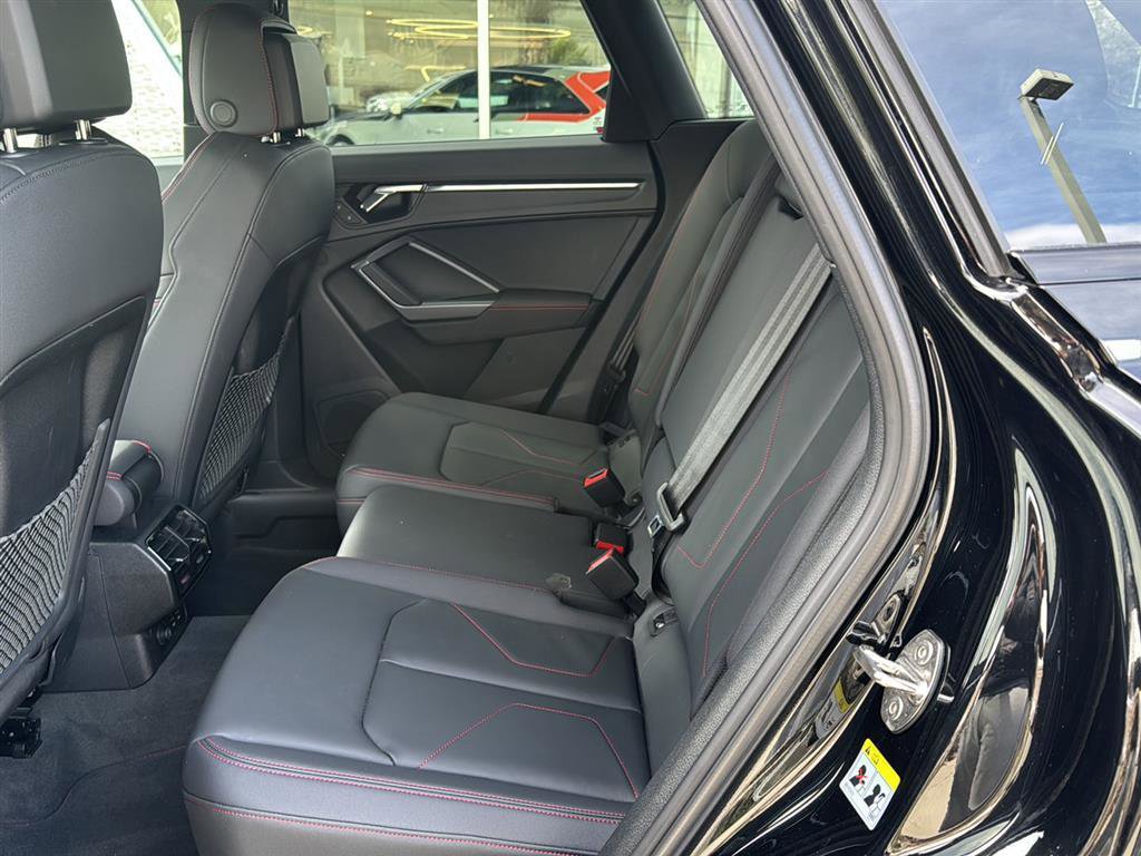Used 2025 Audi Q3 2.0T Premium Plus w/ Premium Plus Package image 15