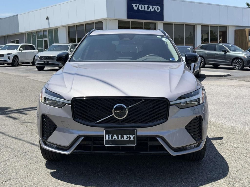 New 2026 Volvo XC60 B5 Plus w/ Protection Package Premier AWD/4WD image 23
