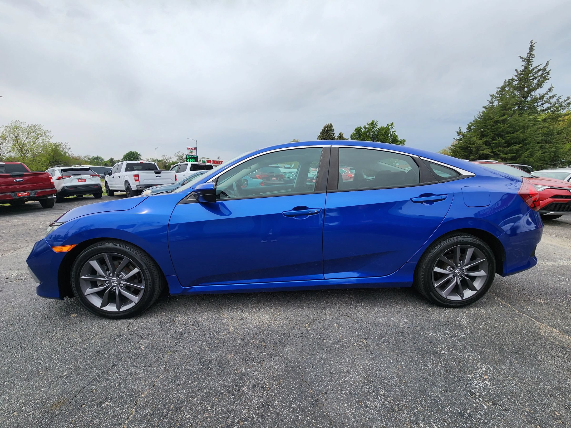 Used 2020 Honda Civic EX image 4