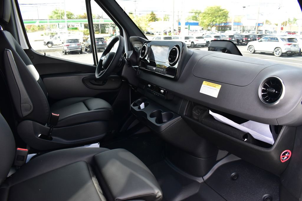 New 2025 Mercedes-Benz Sprinter 2500 image 32