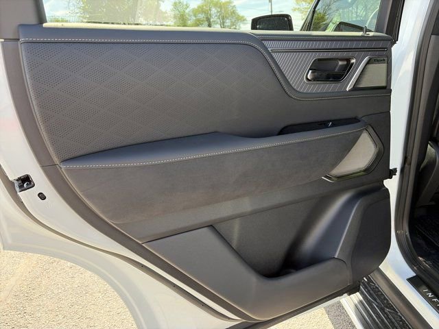 Used 2026 INFINITI QX80 Autograph w/ Premium Cargo Package image 15