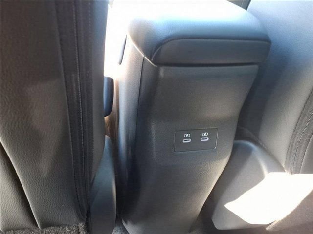 New 2026 Nissan Kicks SR image 32