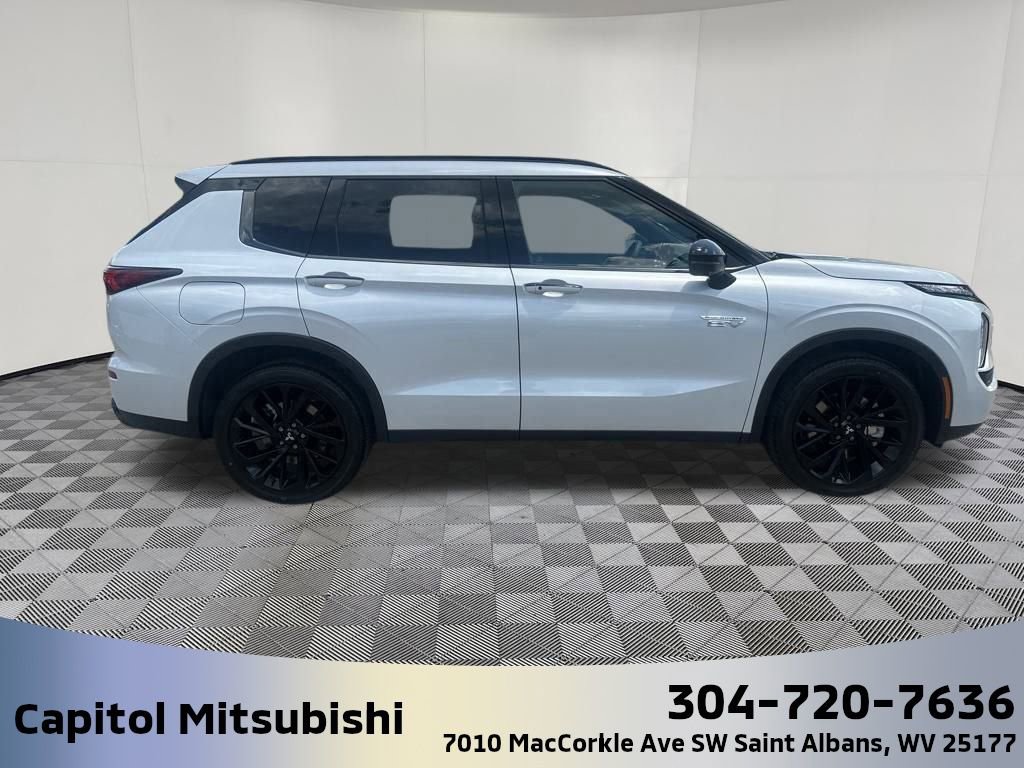 New 2025 Mitsubishi Outlander SEL Black Edition image 10