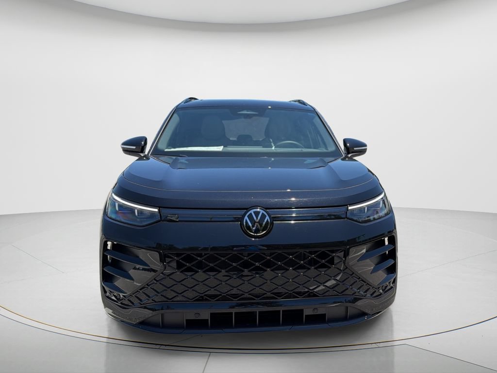 New 2026 Volkswagen Tiguan SE R-Line FWD image 2