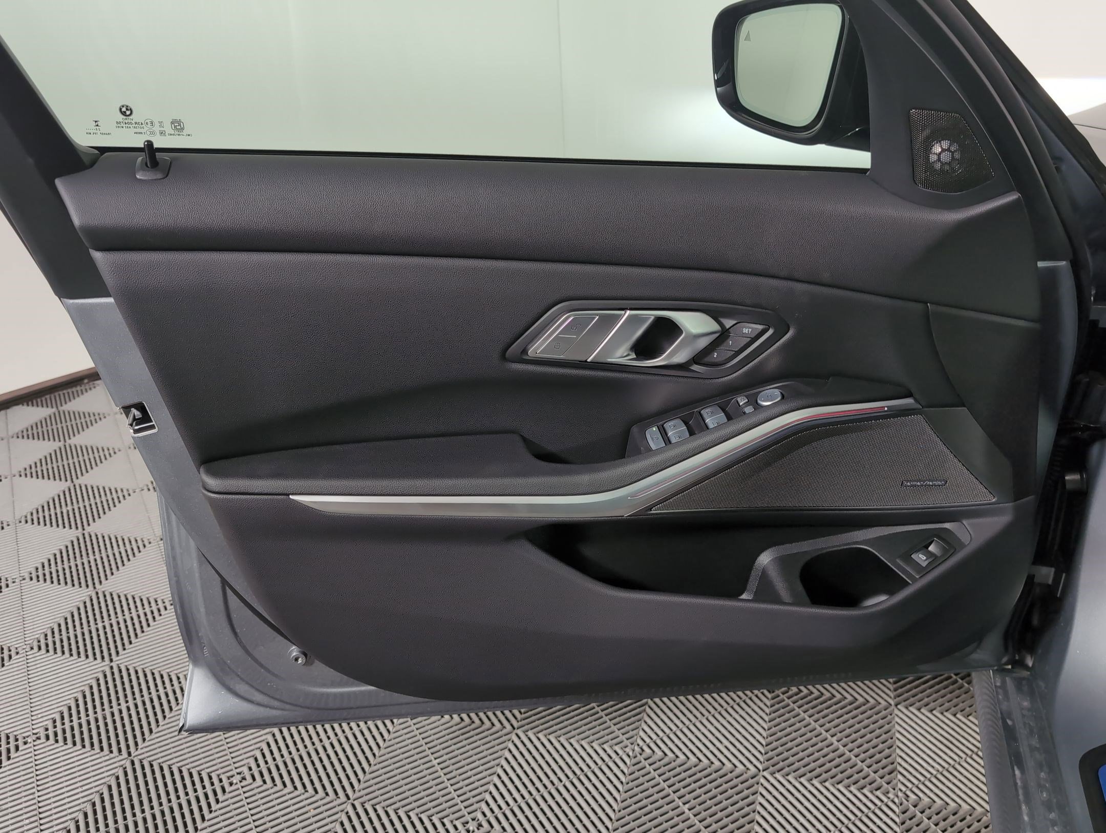 Used 2026 BMW 330i Sedan w/ M Sport Package image 10