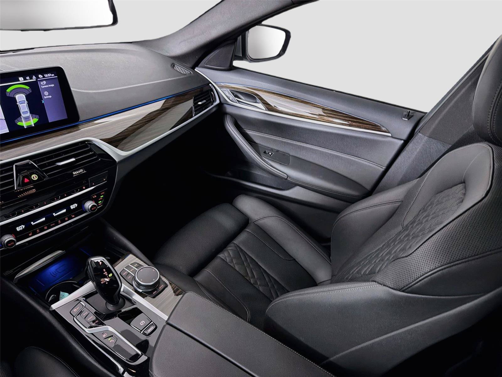 Used 2021 BMW 530e w/ Convenience Package RWD image 24