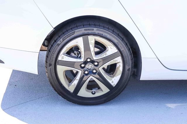 Used 2016 Toyota Prius Three Touring FWD image 8