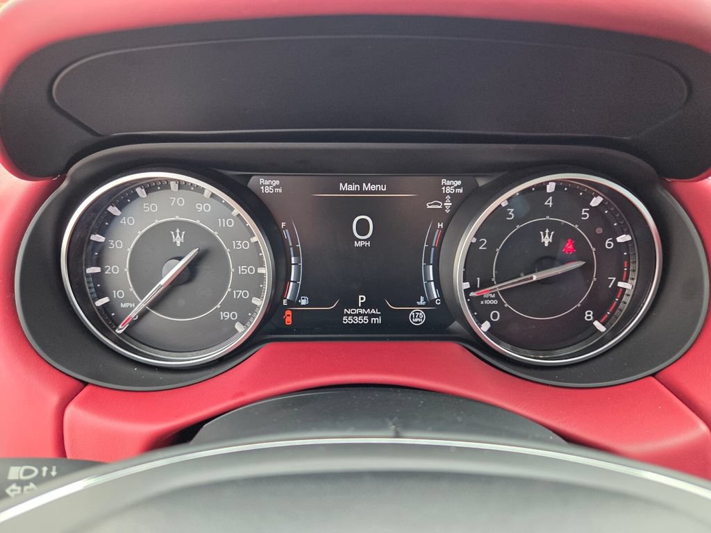 Used 2021 Maserati Levante GranLusso AWD/4WD image 34