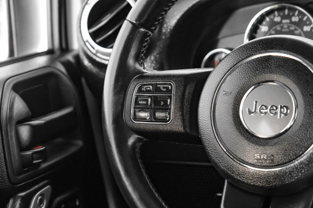 Used 2015 Jeep Wrangler Unlimited Sahara w/ Connectivity Group image 11