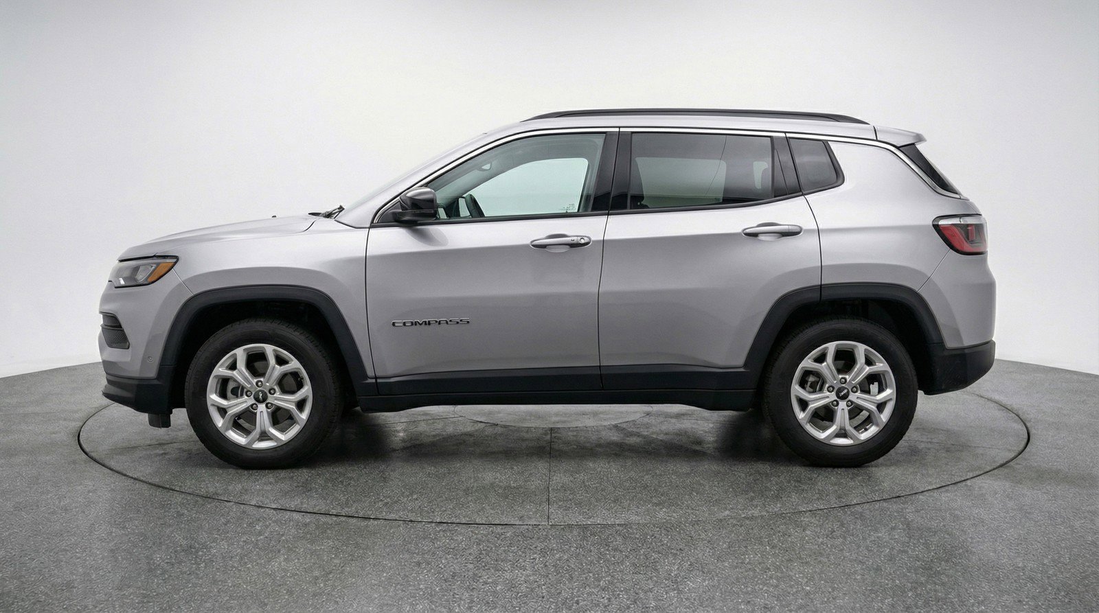 Used 2025 Jeep Compass Latitude image 5