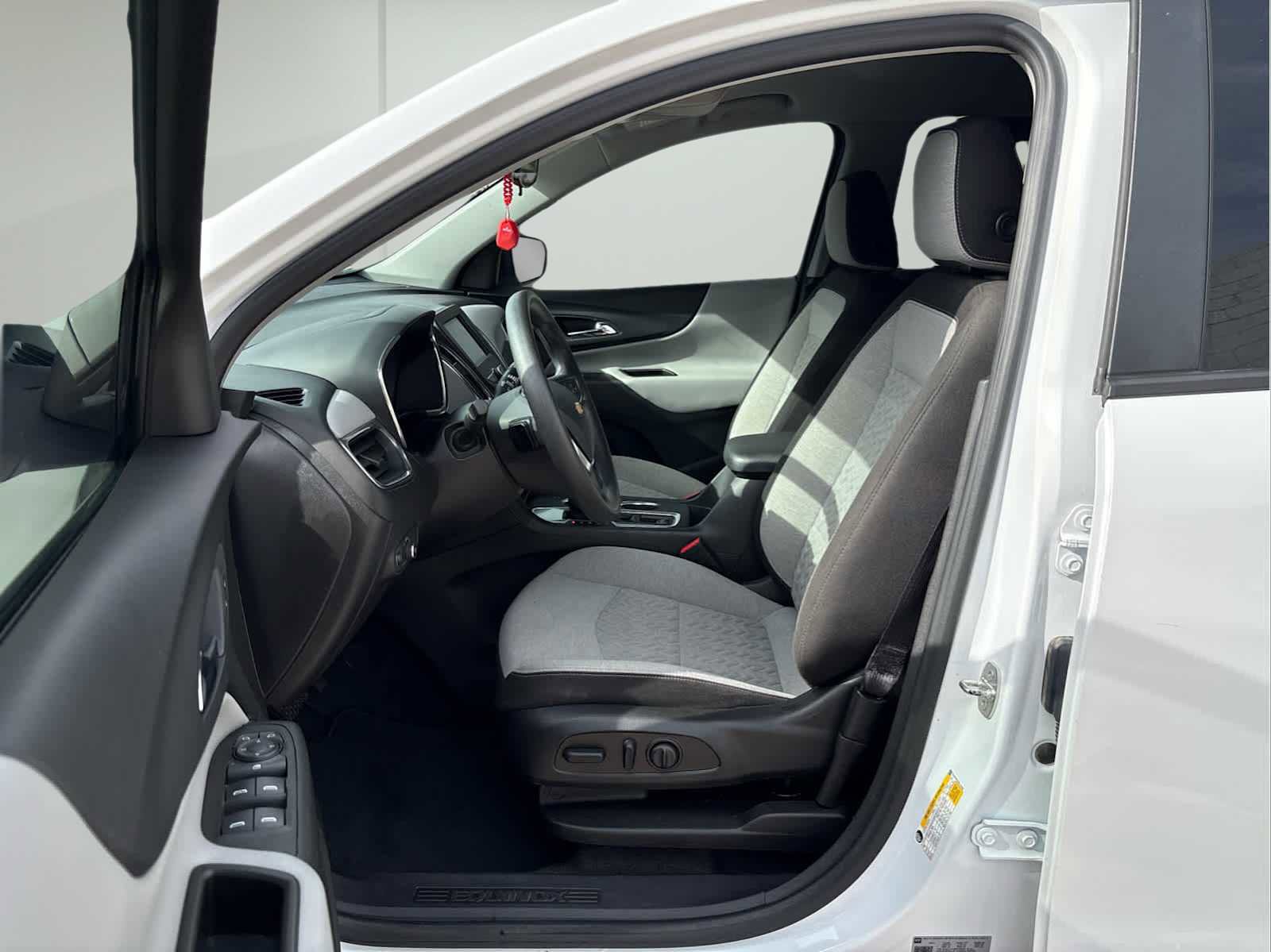 Used 2024 Chevrolet Equinox LS w/ LS Convenience Package image 10